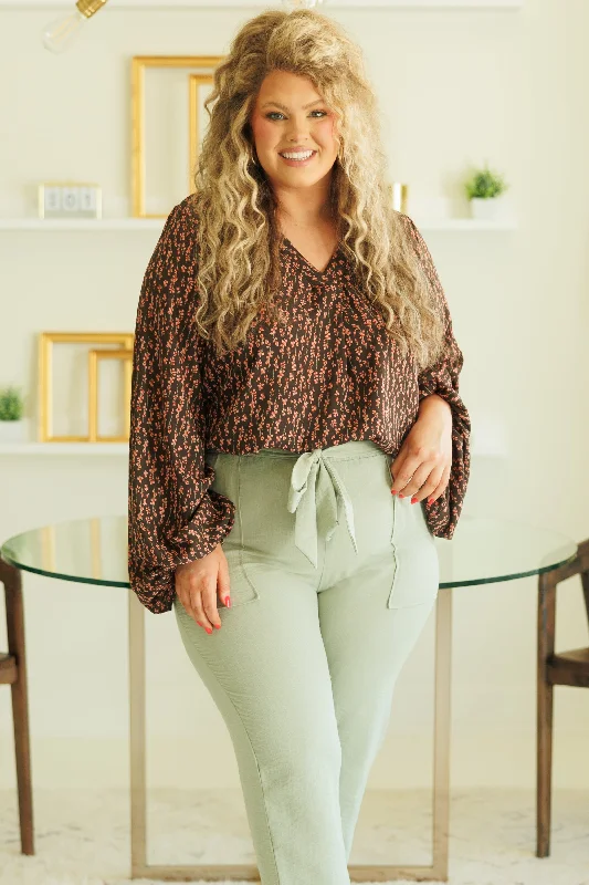 Weekend Offers That Delight Garden Strolls Top, Mocha Mauve