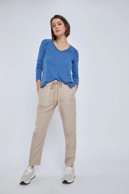 Can't Beat Blue Long Sleeve Knit Curved Hem Top