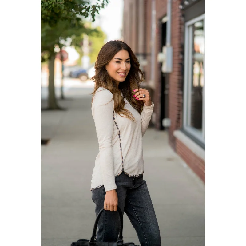 Time-Sensitive Hint of Leopard Trimmed Solid Tee