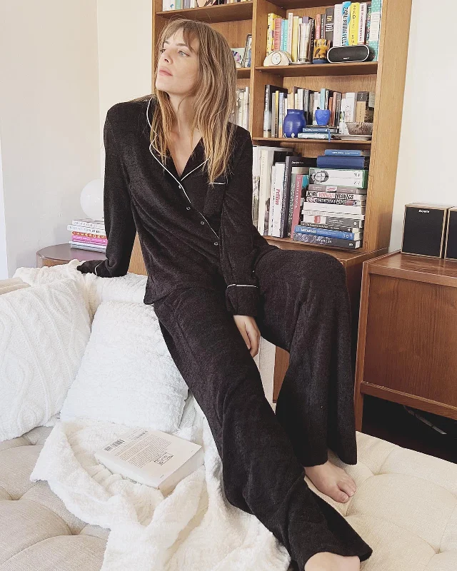 Time-Sensitive Flora Fuzzy Notch Collar PJ Set in Black
