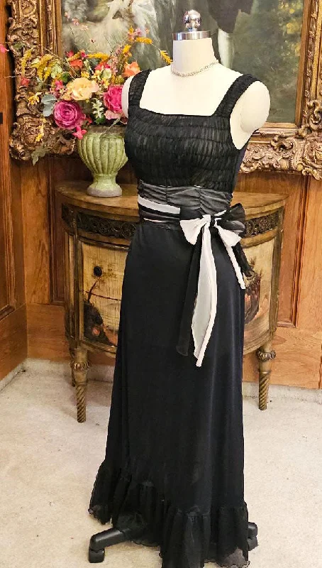 Weekend Savings Bonanza VINTAGE BLACK SQUARE RUCHED NECKLINE WITH  PALE PINK AND BLACK CUMMERBUND