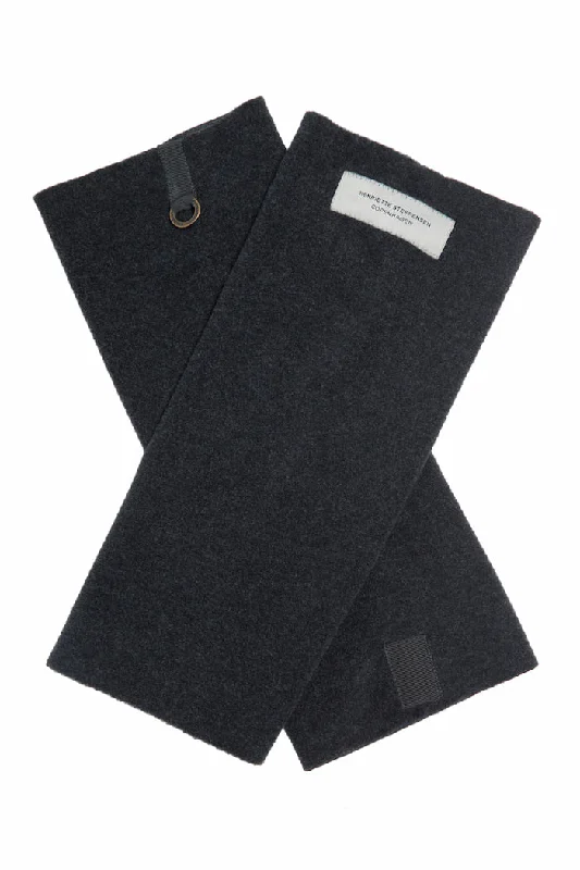 Weekend Extravaganza: Shop Now LEG WARMER - 4087 - SOFT BLACK